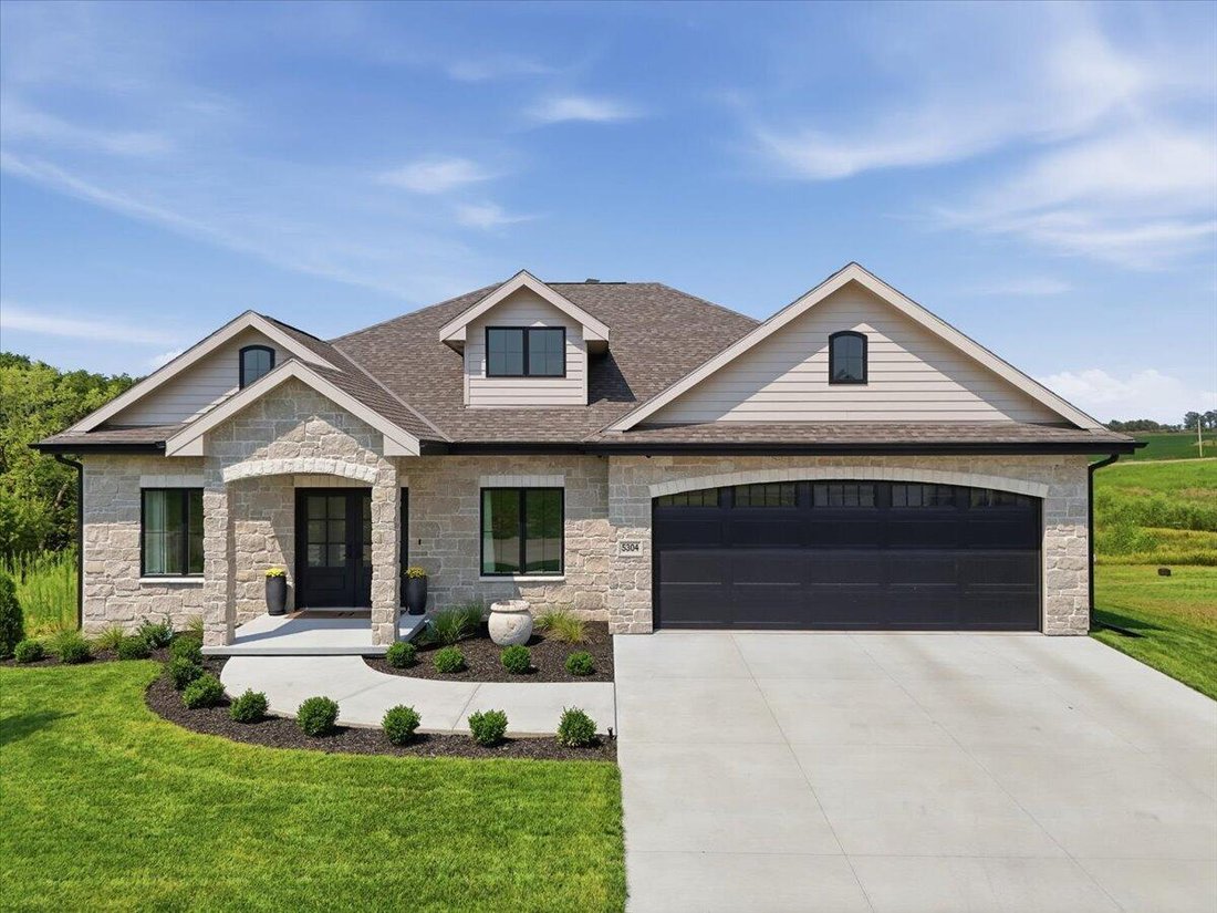 House in Council Bluffs, Iowa, United States 1 - 18621165