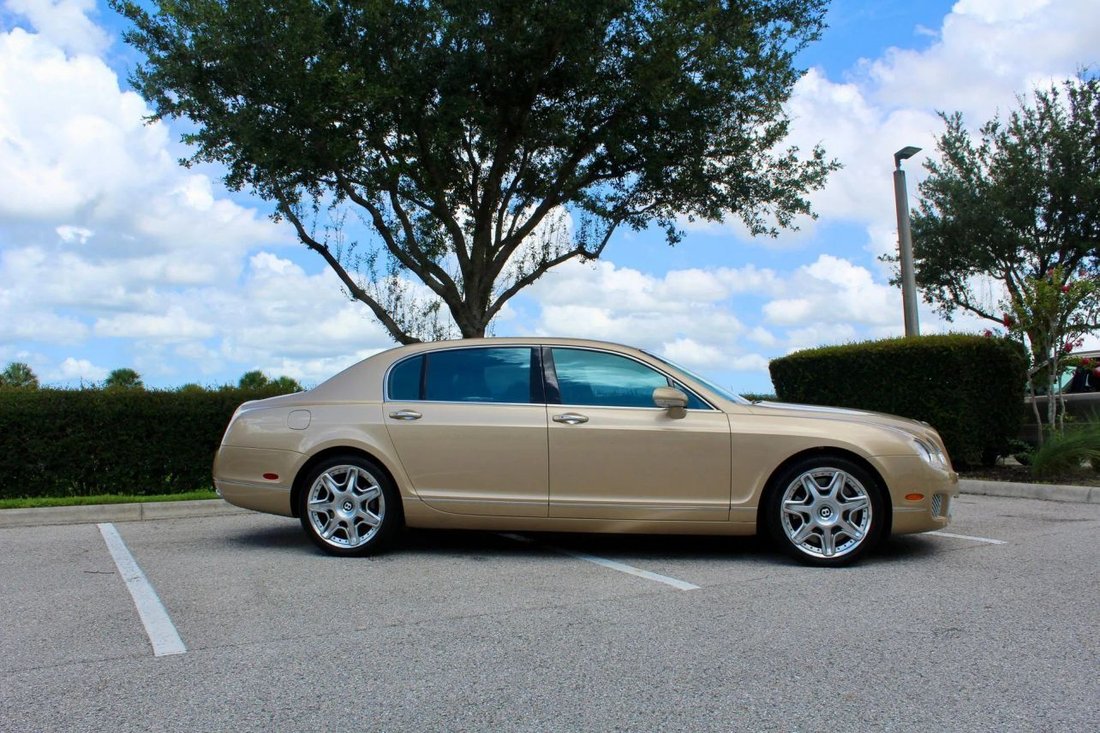 Sedan in Sarasota, FL, United States 2 - 18617822