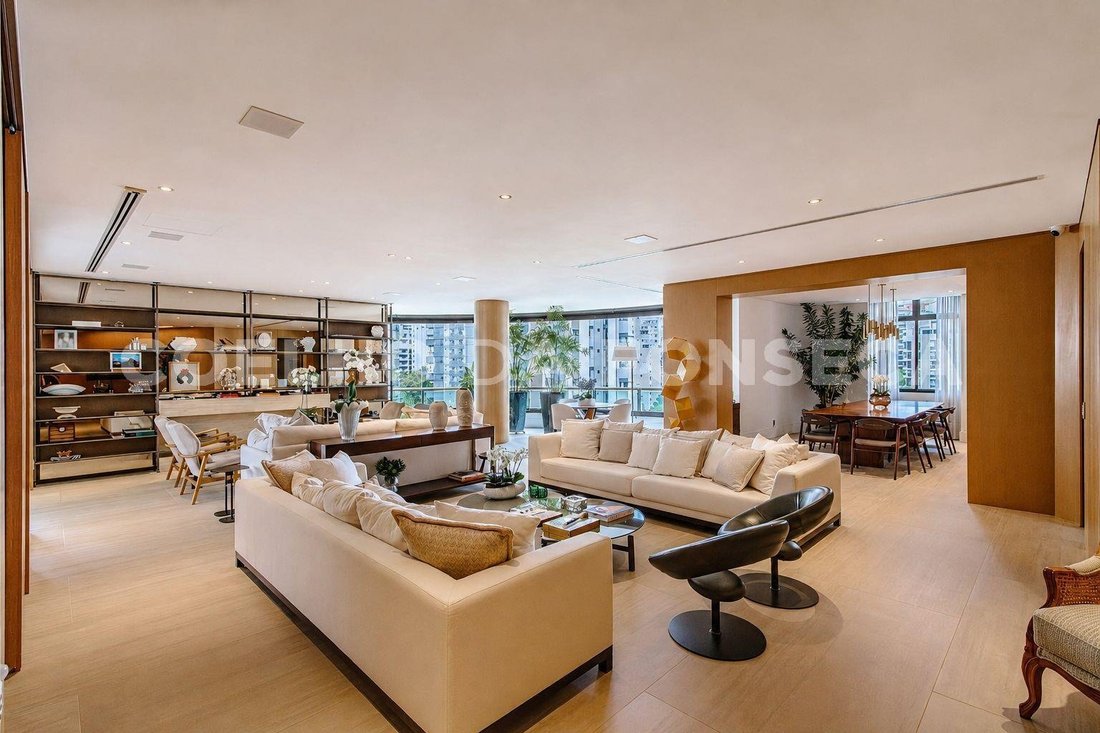 Condo in São Paulo, State of São Paulo, Brazil 1 - 18619812