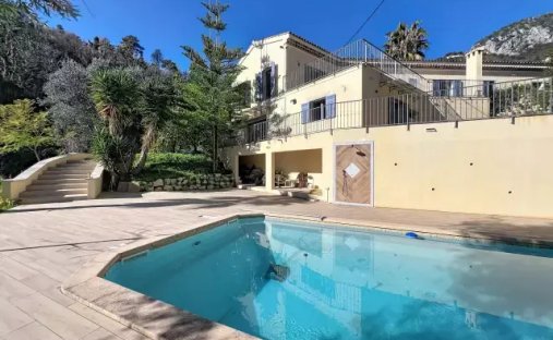 Villa in Menton, Provence-Alpes-Côte d'Azur, France 1