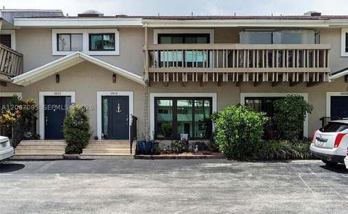 Townhouse in Golden Beach, Florida, United States 1
