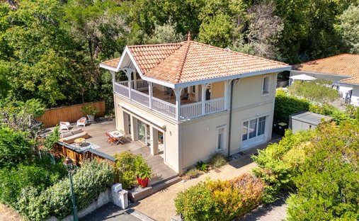 House in Aiguillon, Arcachon, France 1
