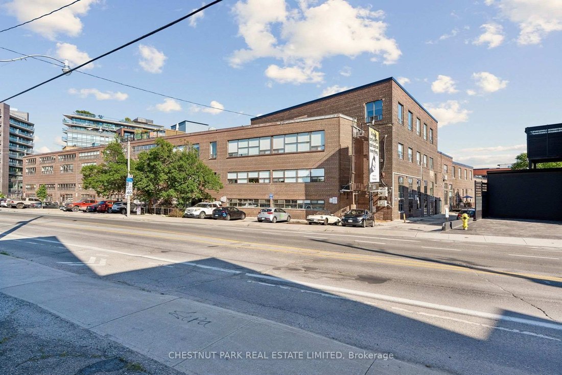 Apartment in Toronto, Ontario, Canada 1 - 18616375