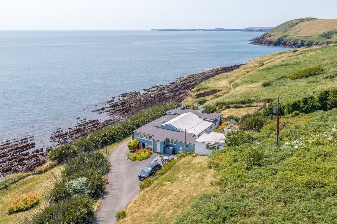 House in Manorbier, Wales 1 - 18615881
