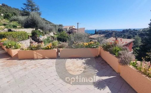 Villa in Menton, Provence-Alpes-Côte d'Azur, France 1