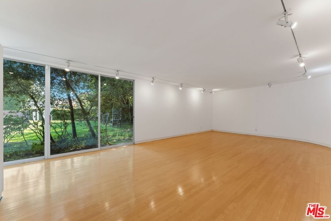 House in Los Angeles, California, United States 4 - 18621425