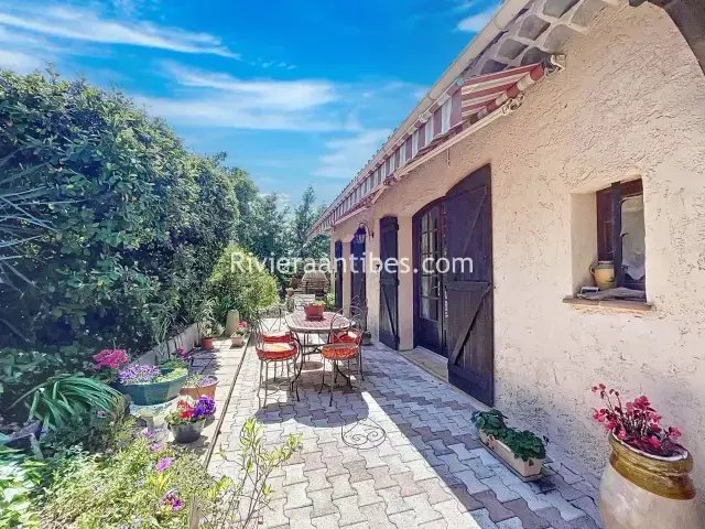 House in Cannes, Provence-Alpes-Côte d'Azur, France 3 - 15675454