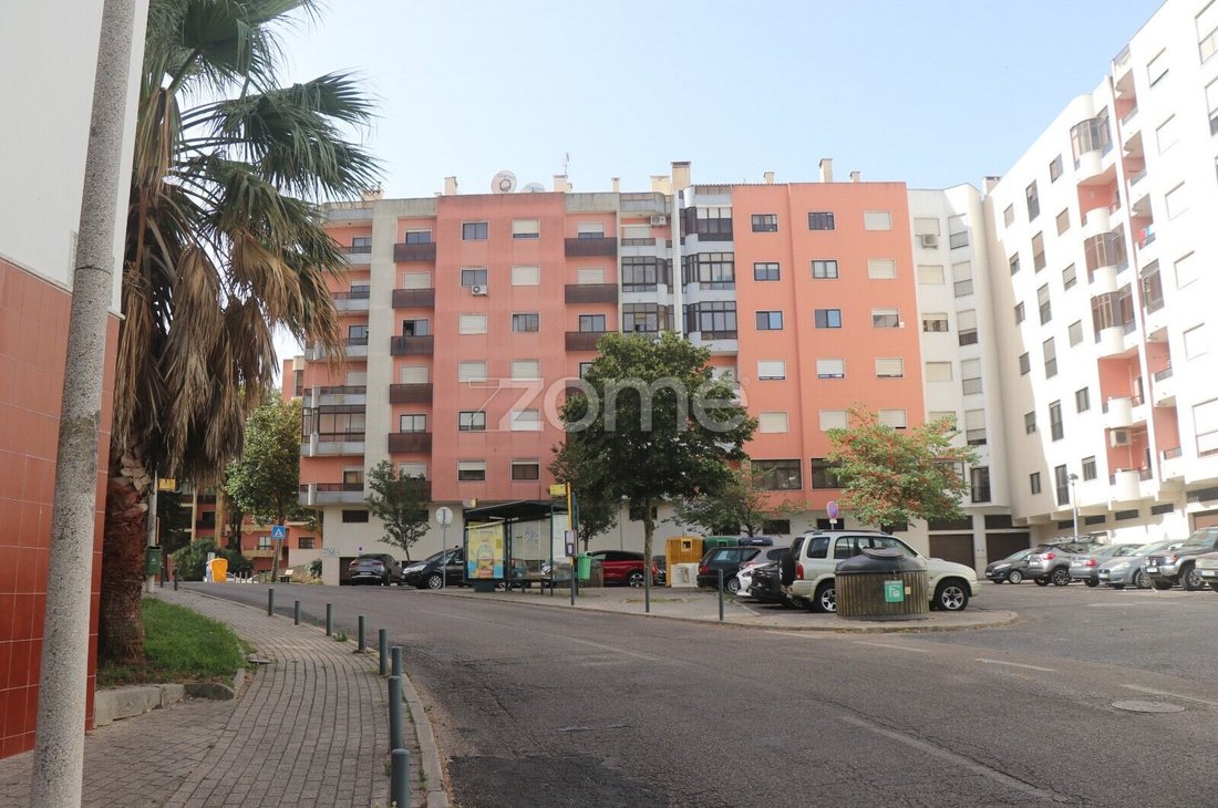 Apartment in Alfragide, Lisbon, Portugal 3 - 18622636