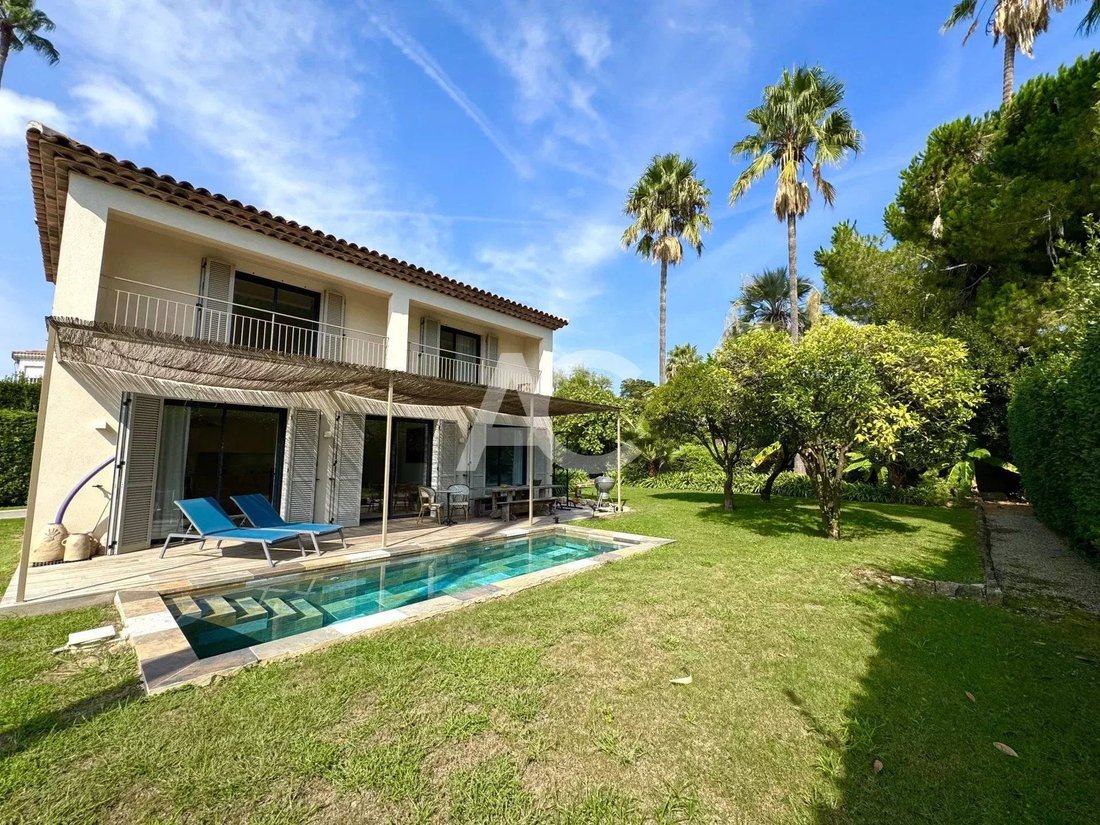 Villa in Fontmerle, Antibes, France 1 - 15675385