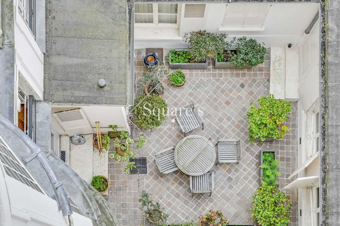 Apartment in Elysées-Madeleine, Paris 8e Arrondissement, Paris 3 - 18622639