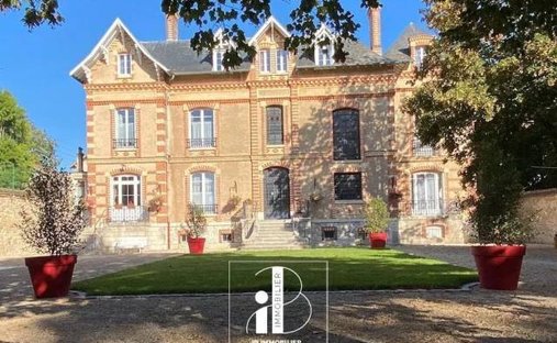 House in Fontainebleau, Ile-de-France, France 1