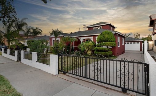 House in Signal Hill, California, United States 1