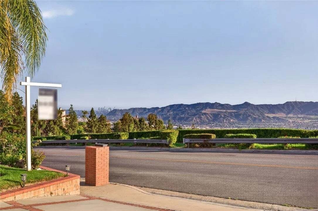 House in Burbank, California, United States 5 - 18208111