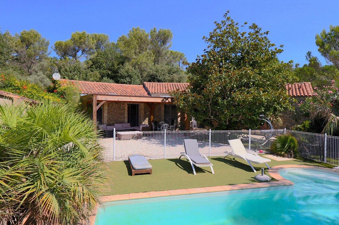 House in La Roquebrussanne, Provence-Alpes-Côte d'Azur, France 1 - 18614940