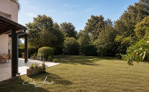 Apartment in Granettes-Jauberte-Sainte Anne, Aix-en-Provence, France 1
