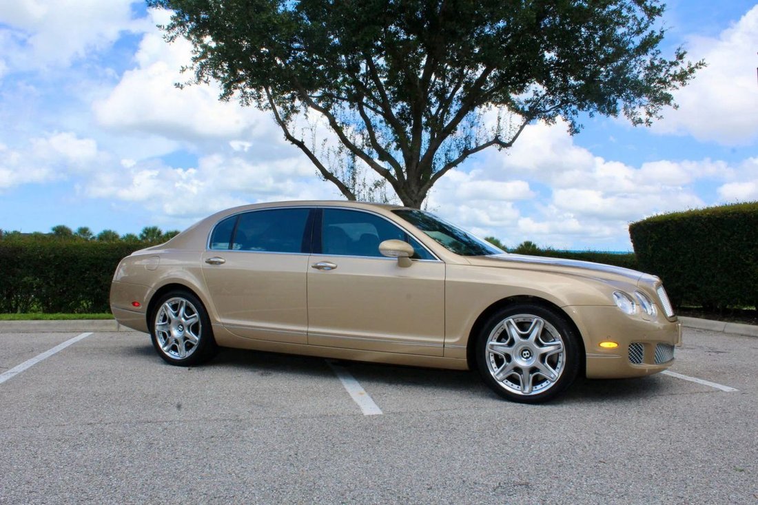Sedan in Sarasota, FL, United States 3 - 18617822