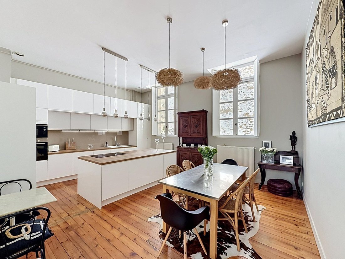 Apartment in Hôtel de Ville-Quinconce-Saint Seurin-Fondaudège, Bordeaux, France 1 - 18062361