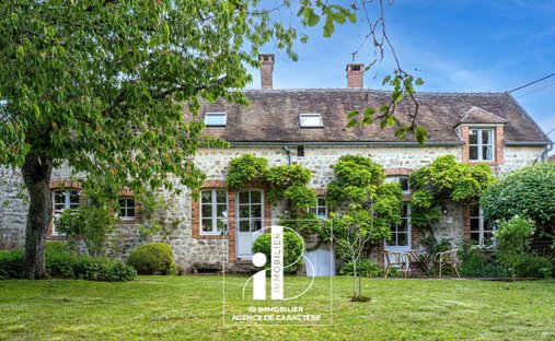 House in Montmachoux, Ile-de-France, France 1