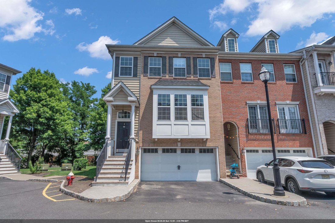 Townhouse in Secaucus, New Jersey, United States 1 - 18525938