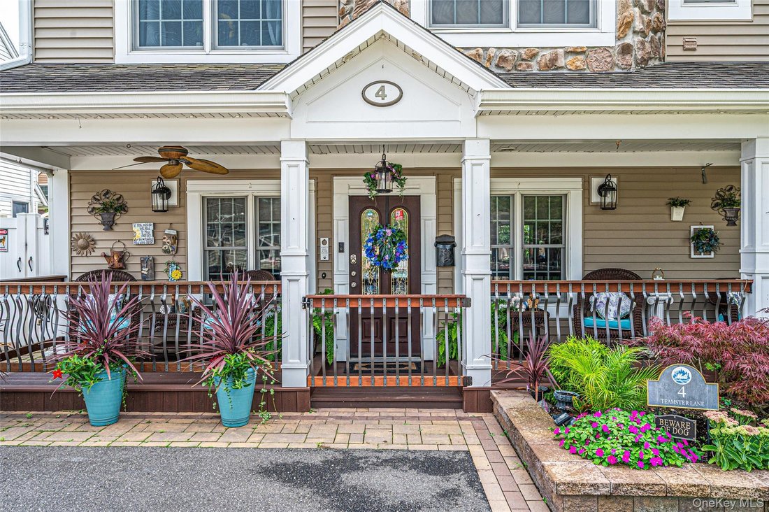 House in Levittown, New York, United States 5 - 18618576