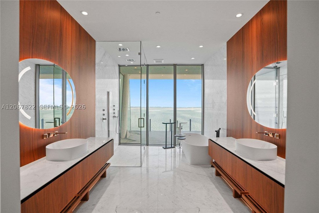 Condo in Miami, Florida, United States 5 - 18618555