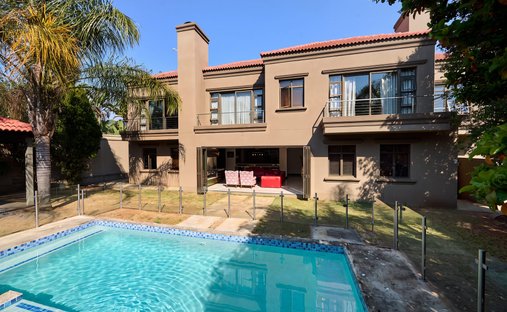 Country House in Khyber Rock, Gauteng, South Africa 1
