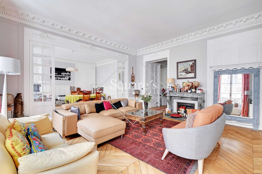 Apartment in Elysées-Madeleine, Paris 8e Arrondissement, Paris 4 - 18622866