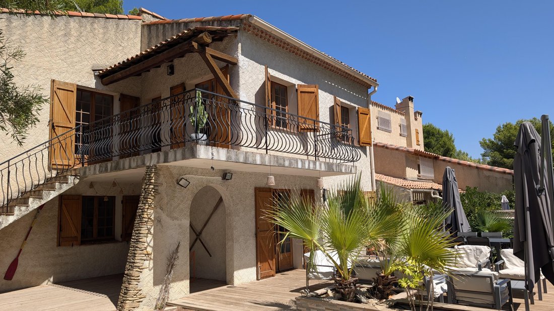 Villa in Saint-Cyr-sur-Mer, Provence-Alpes-Côte d'Azur, France 3 - 18321694
