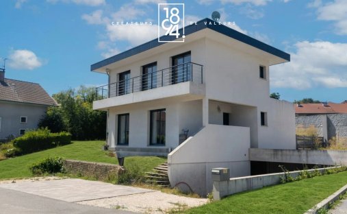 House in Peripherie, Poisy, France 1