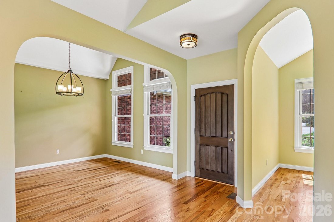 House in Laurel Park, North Carolina, United States 4 - 18617153