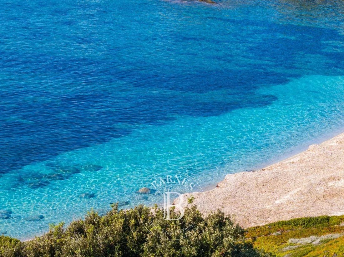 Villa in L'Île-Rousse, Corsica, France 1 - 14855228
