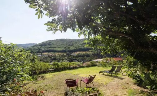House in Beaujeu, Auvergne-Rhône-Alpes, France 1