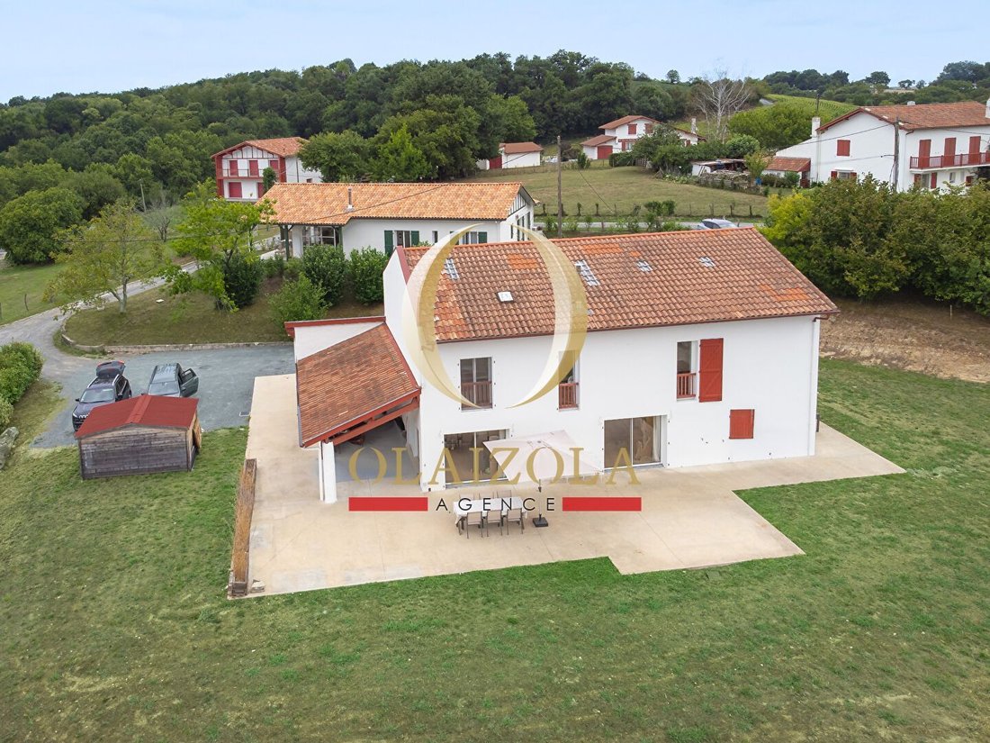House in Saint-Pée-sur-Nivelle, Nouvelle-Aquitaine, France 1 - 18620393