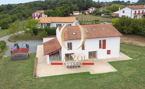 House in Saint-Pée-sur-Nivelle, Nouvelle-Aquitaine, France 1