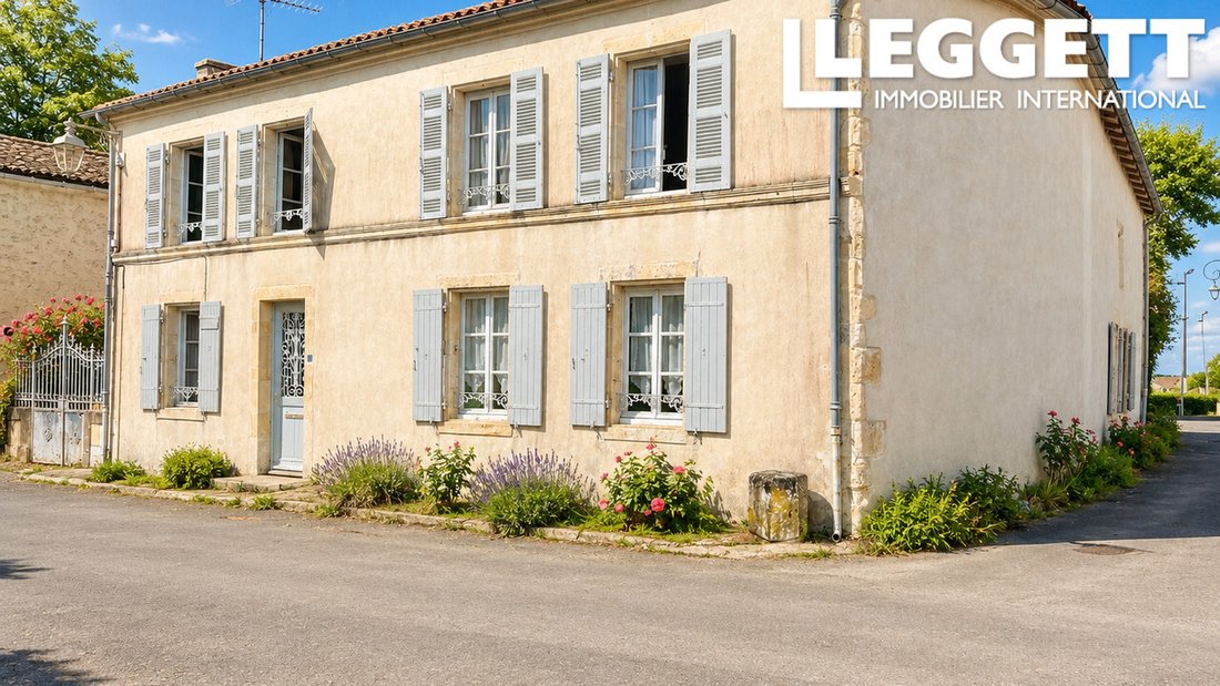 House in Ecoyeux, Nouvelle-Aquitaine, France 1 - 18617848