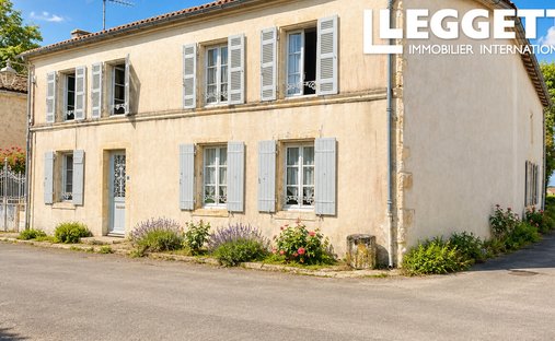 House in Ecoyeux, Nouvelle-Aquitaine, France 1