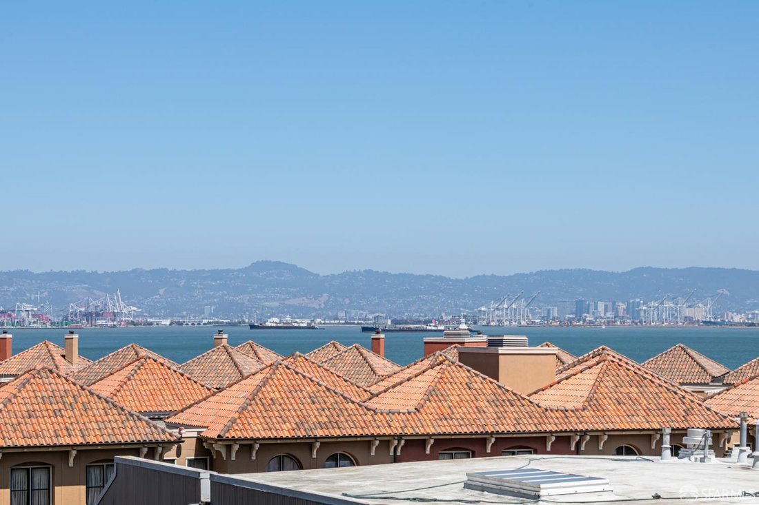 Condo in San Francisco, California, United States 3 - 18616334