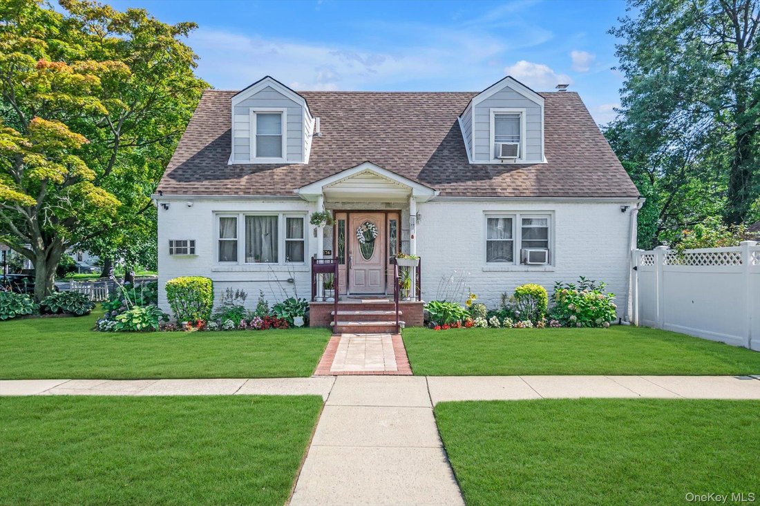 House in North New Hyde Park, New York, United States 1 - 18585169