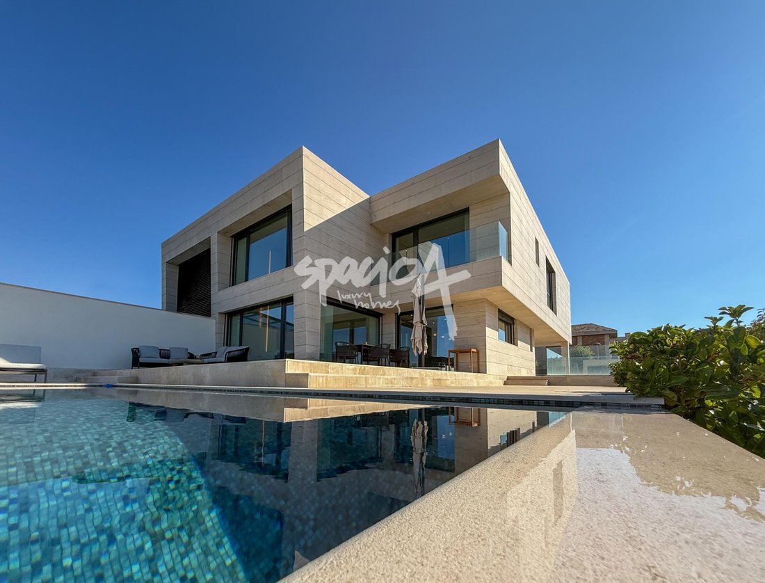 Chalet in Majadahonda, Comunidad de Madrid, Spain 1 - 18617236
