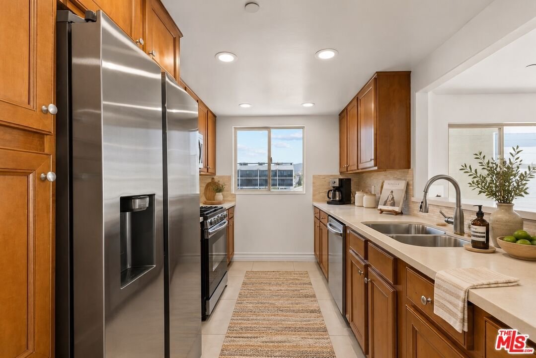 Condo in Los Angeles, California, United States 4 - 18616316