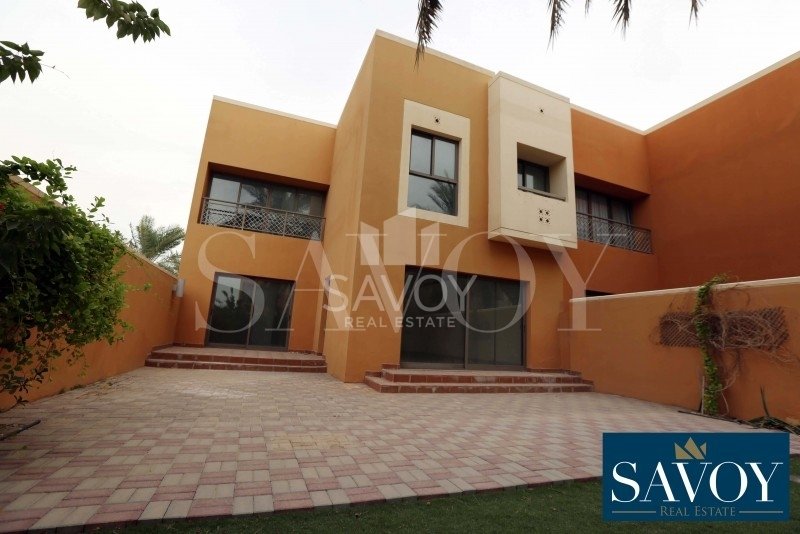 Villa in Rabdan, Abu Dhabi Emirate, United Arab Emirates 1 - 18621403