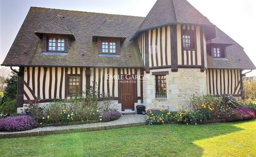 Villa in Beuvron-en-Auge, Normandy, France 1