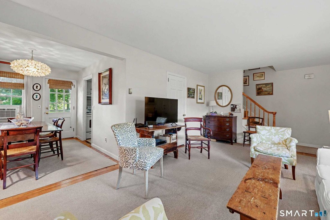 New Canaan, Connecticut, United States 4 - 18619698