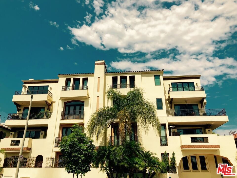 Condo in Los Angeles, California, United States 1 - 18616323
