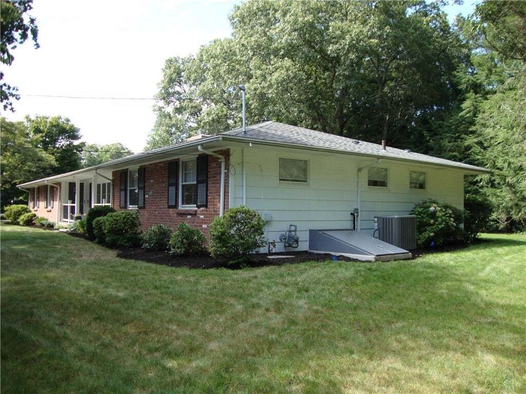 House in Warwick, Rhode Island, United States 4 - 18621191