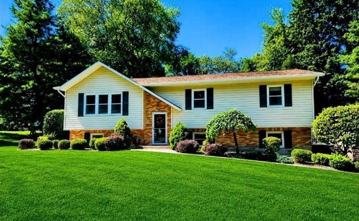House in Spackenkill, New York, United States 1