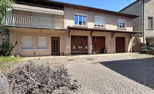 House in Francheville le Haut-Bruissin, Francheville, France 1