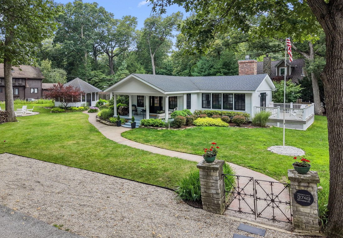 House in Beverly Shores, Indiana, United States 2 - 18620966