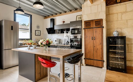 Villa à Le Bourg-Le Vieux Bourg, Lormont, France 1