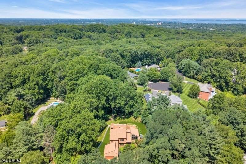 House in Holmdel, New Jersey, United States 2 - 18620627
